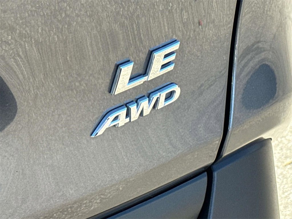 Used 2024 Toyota RAV4 LE image 7
