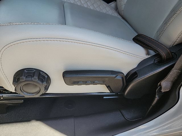 Used 2021 Jeep Wrangler Unlimited Sahara AWD/4WD image 14