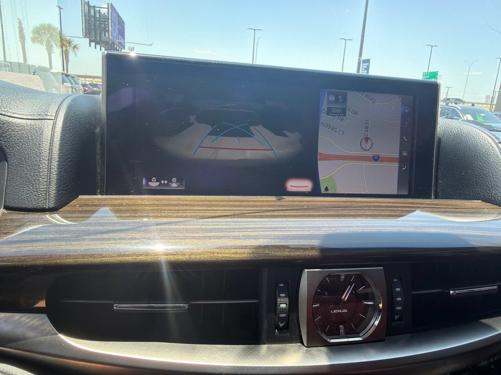 Used 2016 Lexus LX 570 4WD w/ Luxury Package image 15