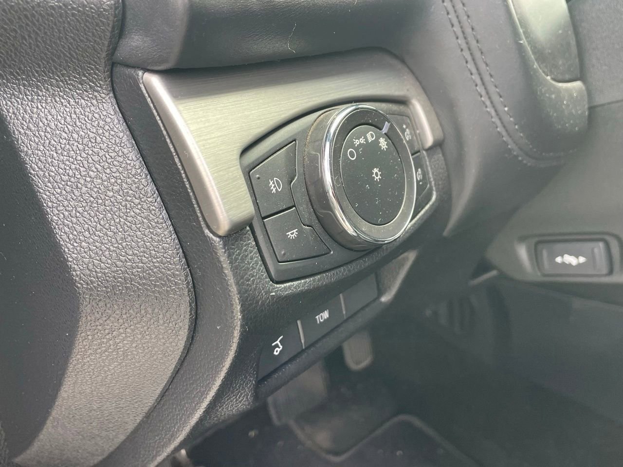 Used 2018 Ford Explorer Platinum AWD/4WD image 7