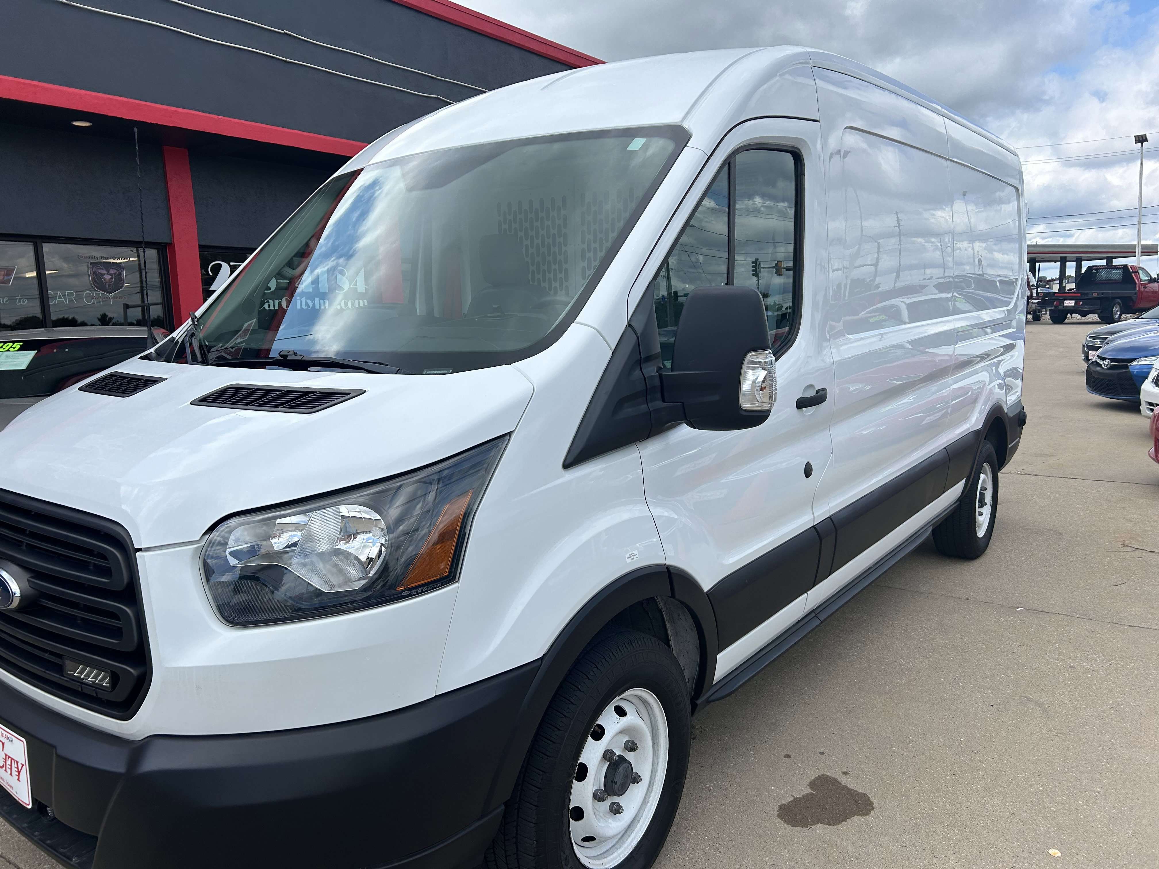 Used 2019 Ford Transit 150 148 Medium Roof image 1