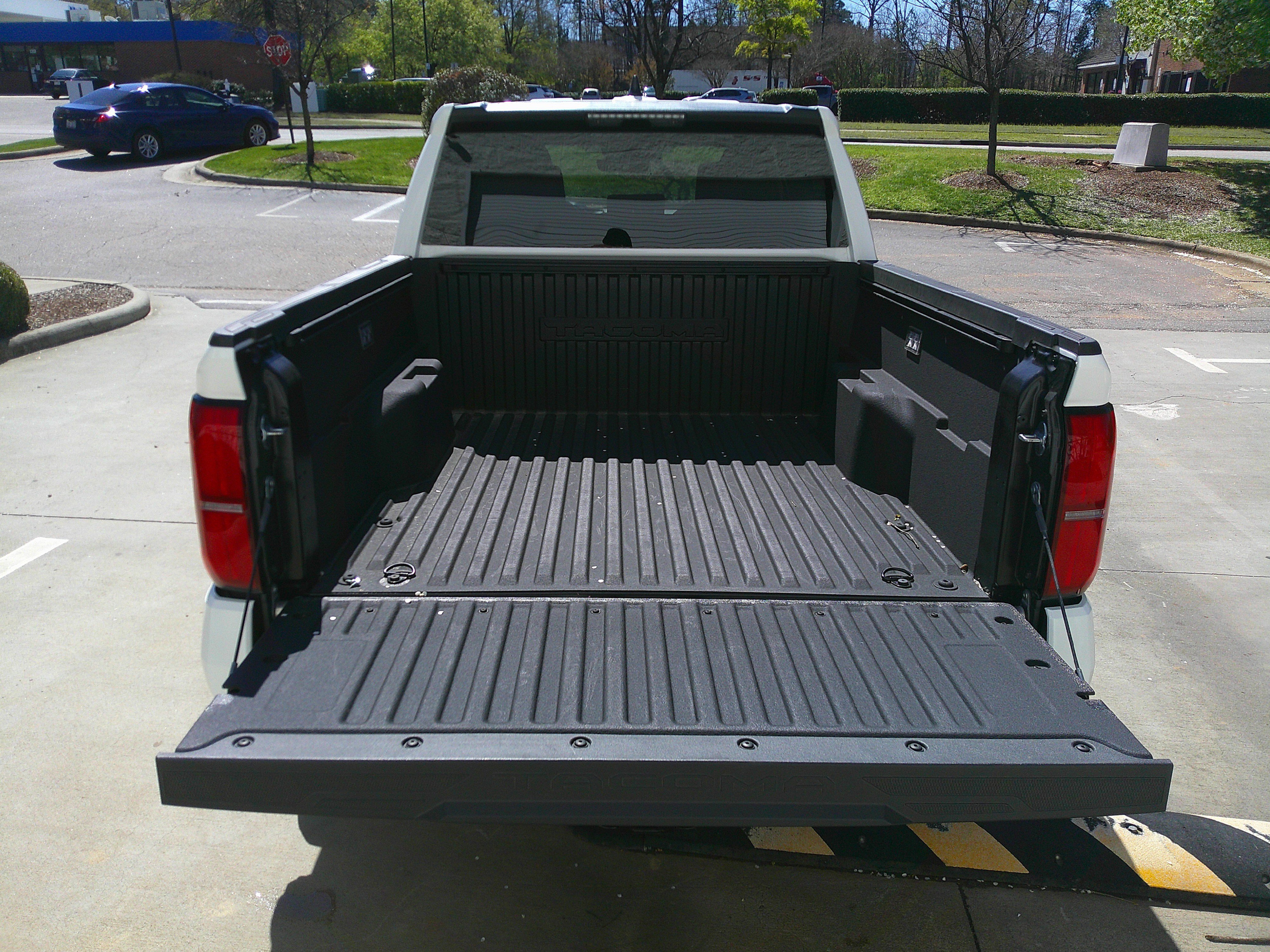 Used 2025 Toyota Tacoma SR5 image 34