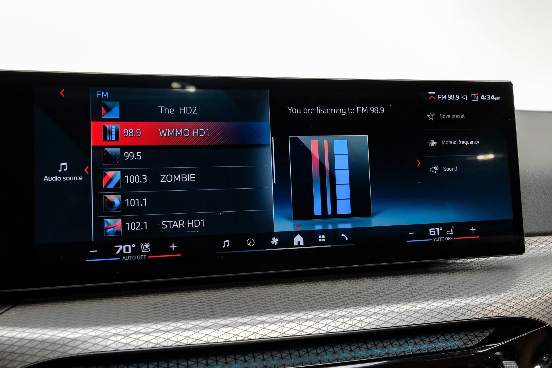 Used 2025 BMW M440i RWD image 32