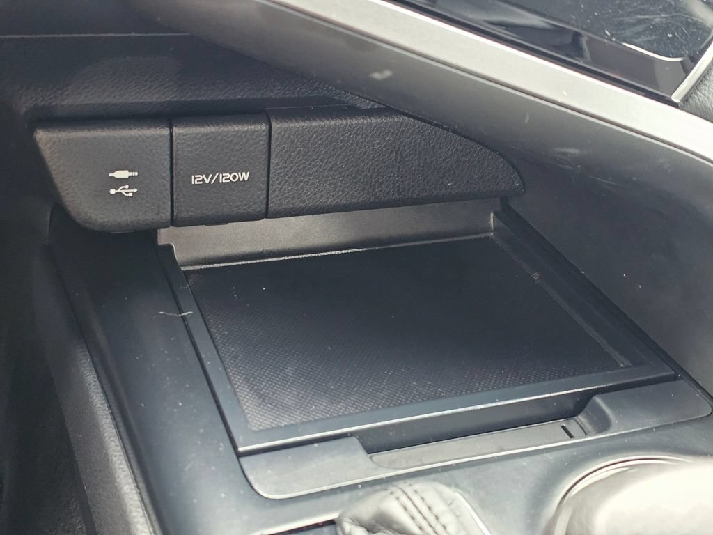 Used 2018 Toyota Camry LE FWD image 31