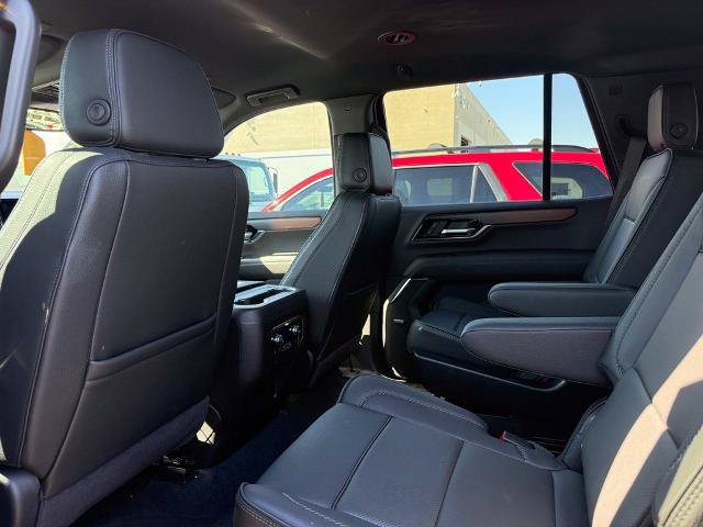 Used 2026 GMC Yukon Denali AWD/4WD image 8