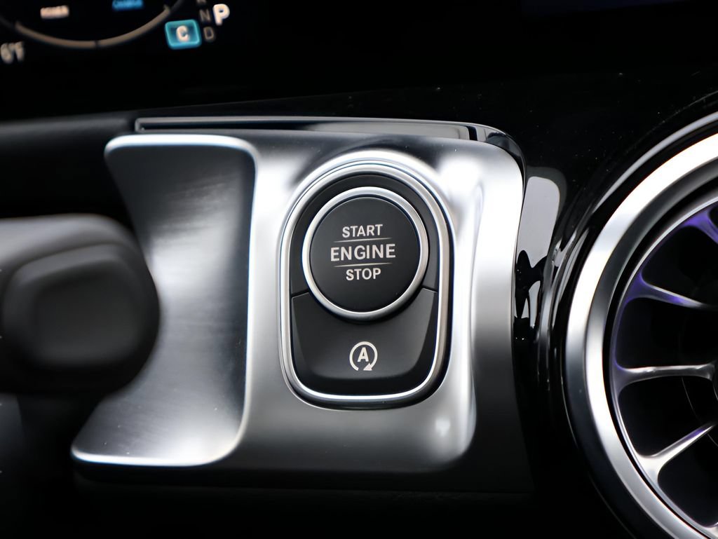 New 2026 Mercedes-Benz GLB 250 4MATIC image 28