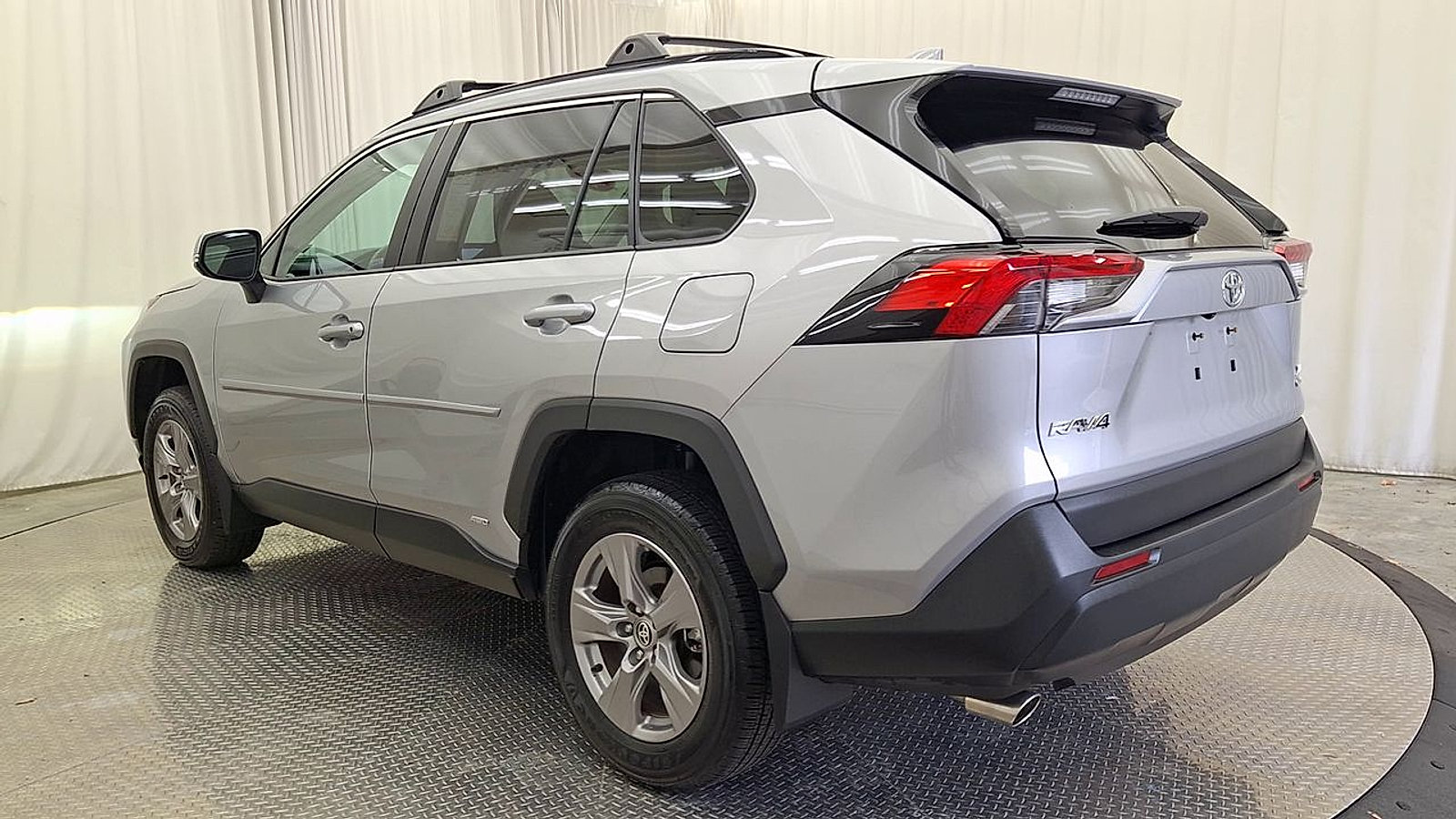 Certified 2025 Toyota RAV4 XLE w/ Convenience Package AWD/4WD image 13