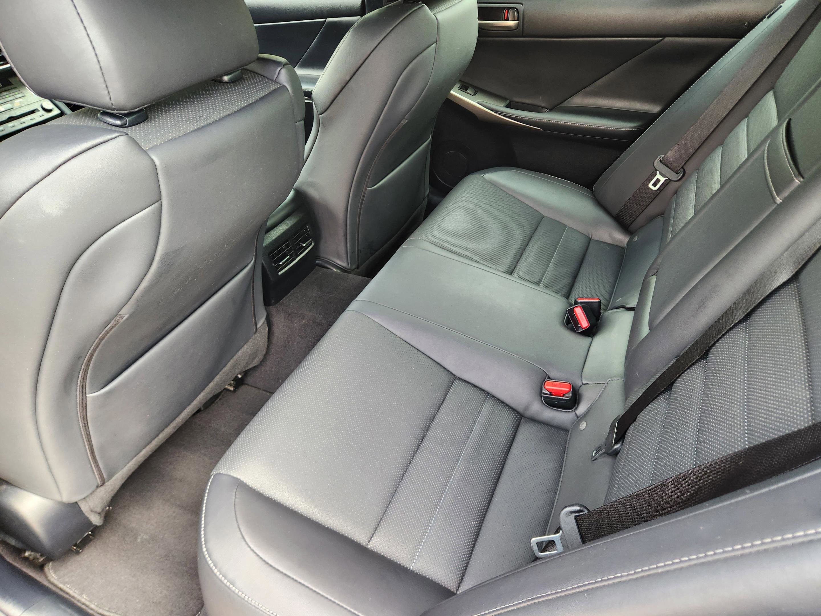Used 2019 Lexus IS 300 F Sport w/ F Sport Package RWD image 14