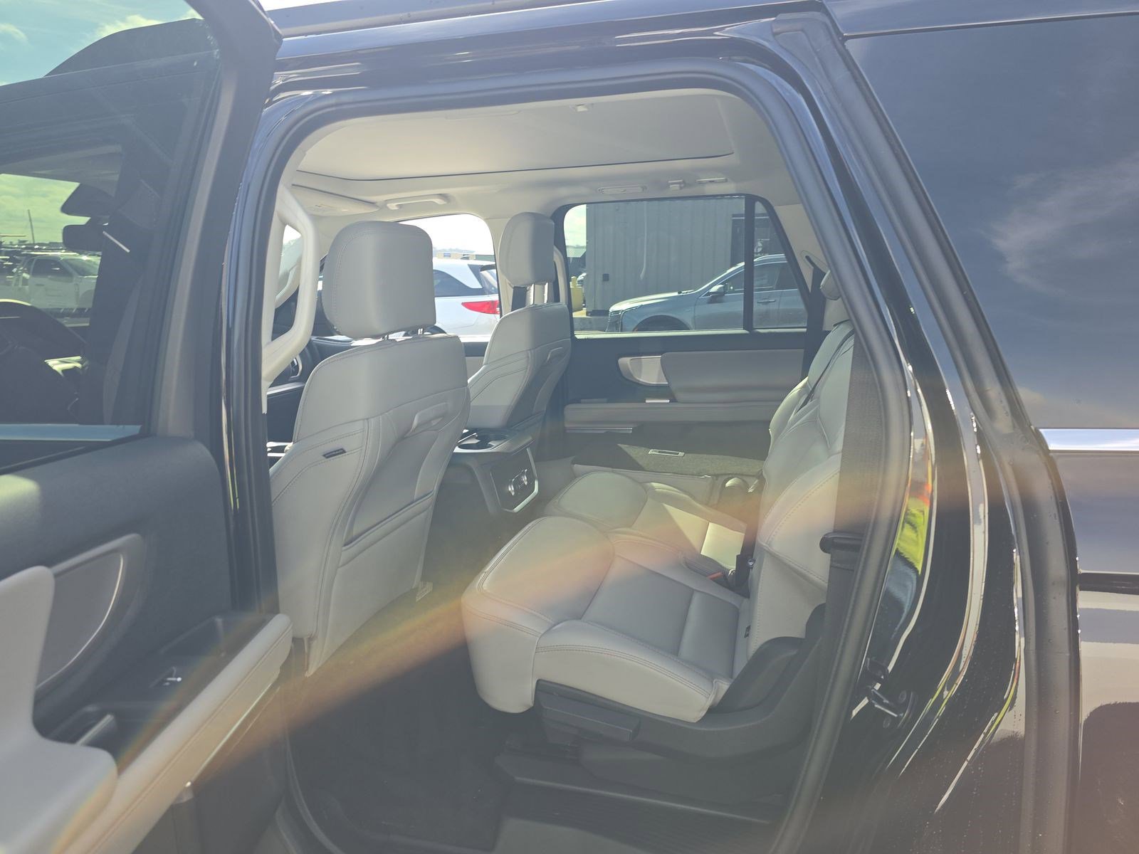 Used 2025 Ford Expedition Max Active AWD/4WD image 18