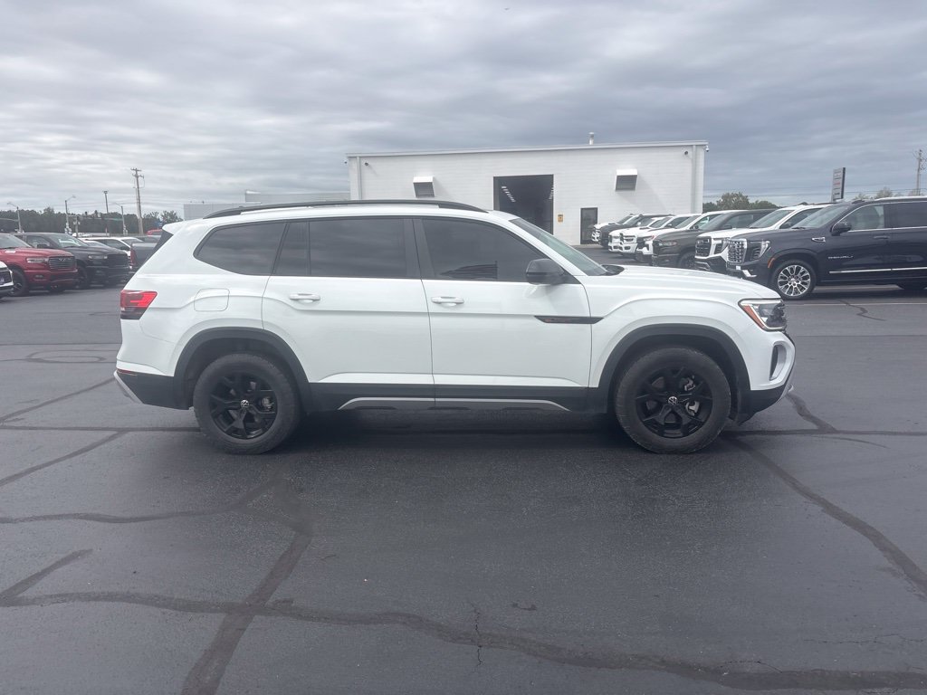 Used 2024 Volkswagen Atlas Peak Edition SE AWD/4WD image 13