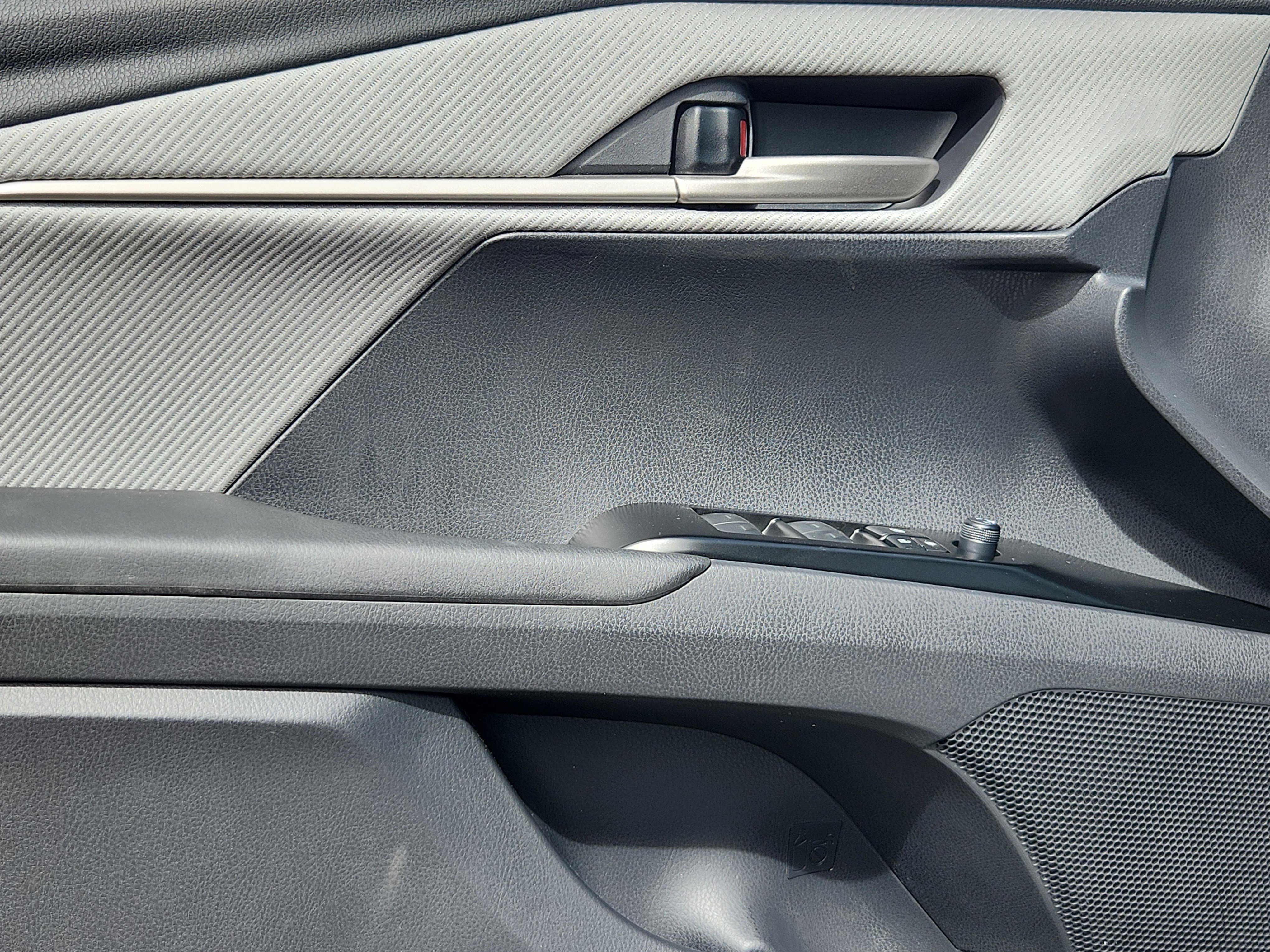 New 2026 Toyota Camry SE w/ Multimedia Upgrade Package image 6