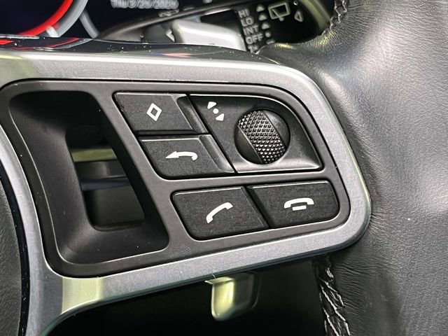 Used 2023 Porsche Cayenne w/ Premium Package image 41