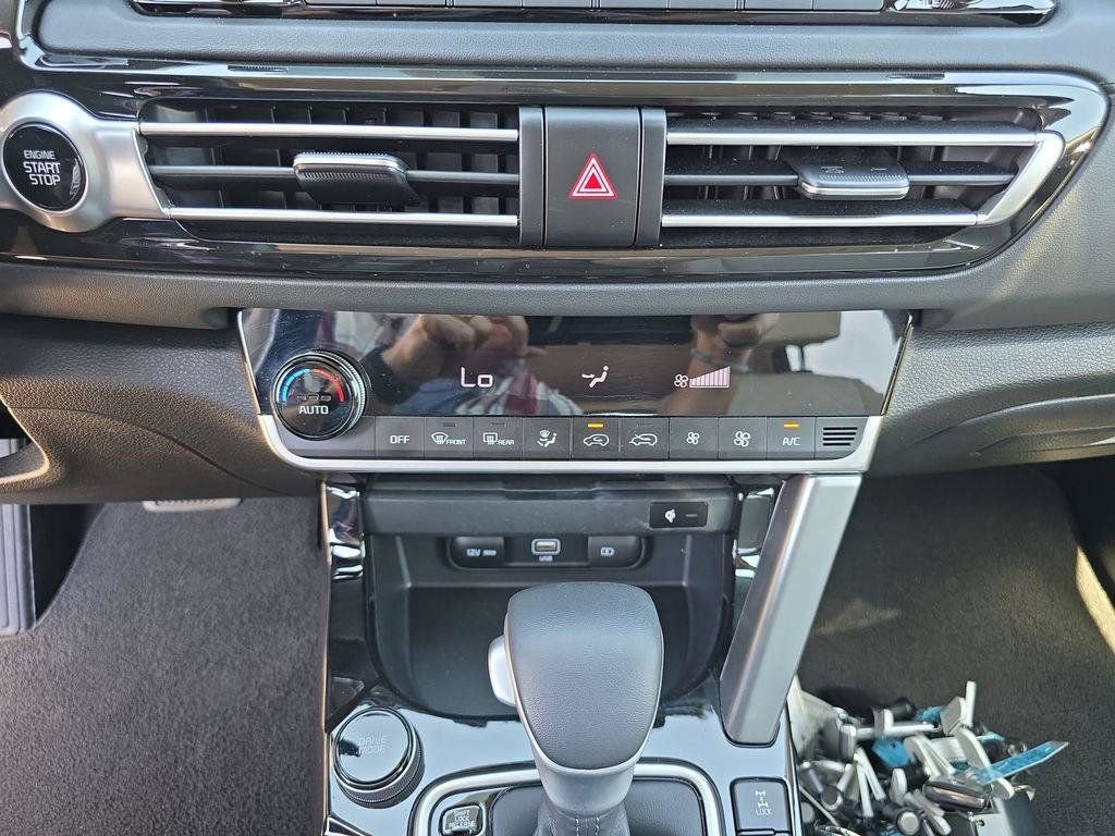 Used 2023 Kia Seltos SX image 29