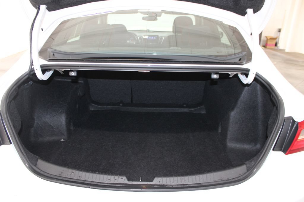 Used 2025 Chevrolet Malibu LT FWD image 28