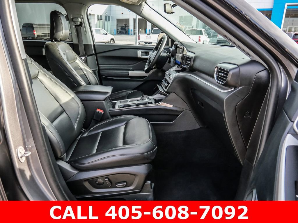 Used 2024 Ford Explorer XLT w/ Equipment Group 202A RWD image 15