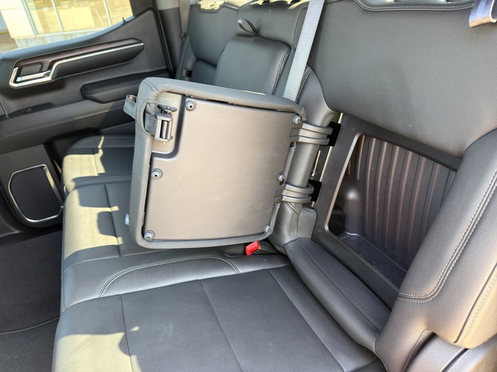 Used 2024 GMC Sierra 1500 SLT image 25