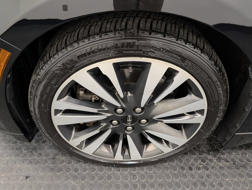 Used 2017 Lincoln MKZ Select w/ Select Plus Package AWD/4WD image 8