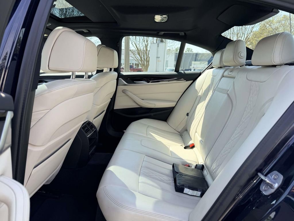 Used 2019 BMW 540i xDrive image 16