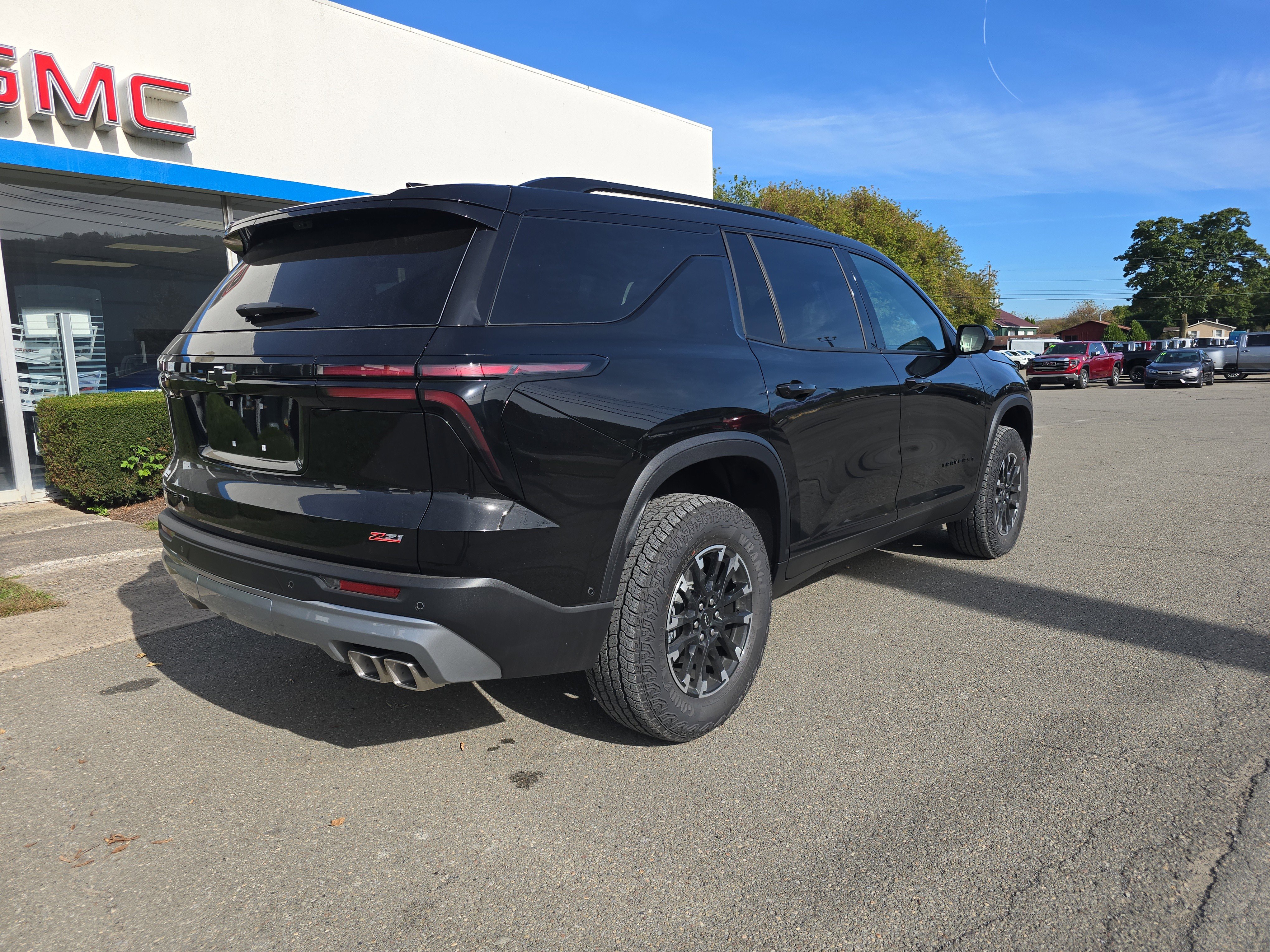 New 2026 Chevrolet Traverse Z71 w/ Enhanced Driving Package image 3