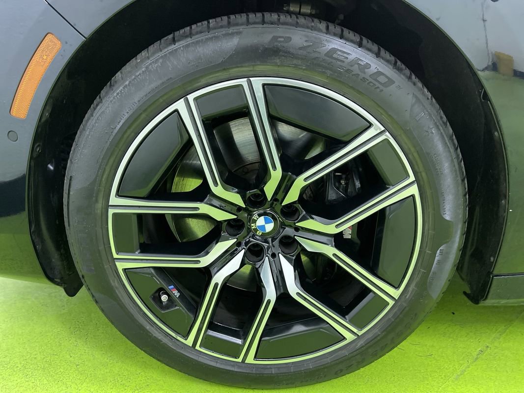 Used 2023 BMW 760i xDrive image 15