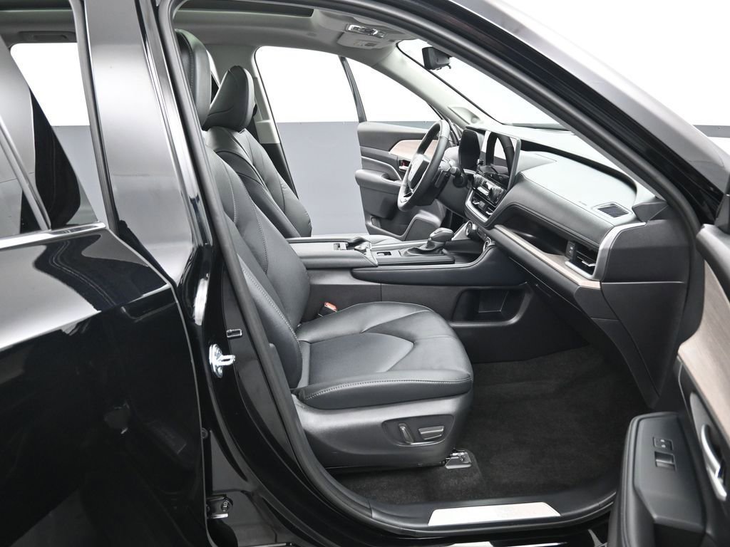Certified 2026 Toyota Grand Highlander Platinum image 40