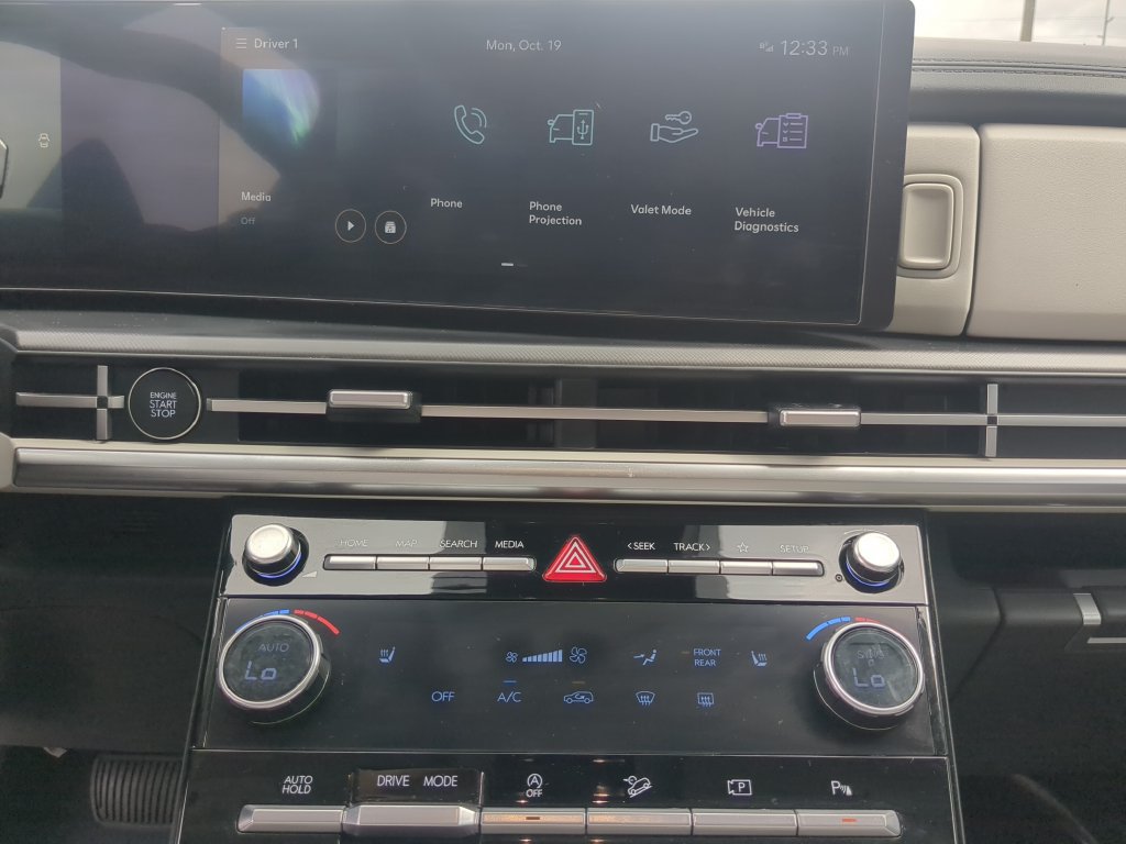 Used 2025 Hyundai Santa Fe SEL FWD image 19