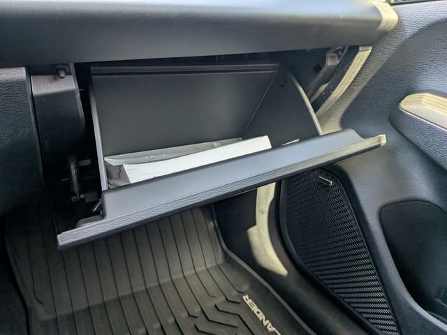 Used 2025 Mitsubishi Outlander ES image 23