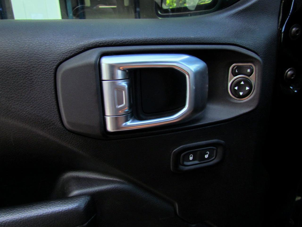 Used 2022 Jeep Wrangler Unlimited Sport AWD/4WD image 29