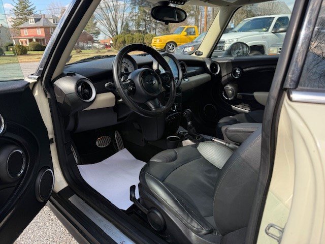 Used 2011 MINI Cooper S image 9