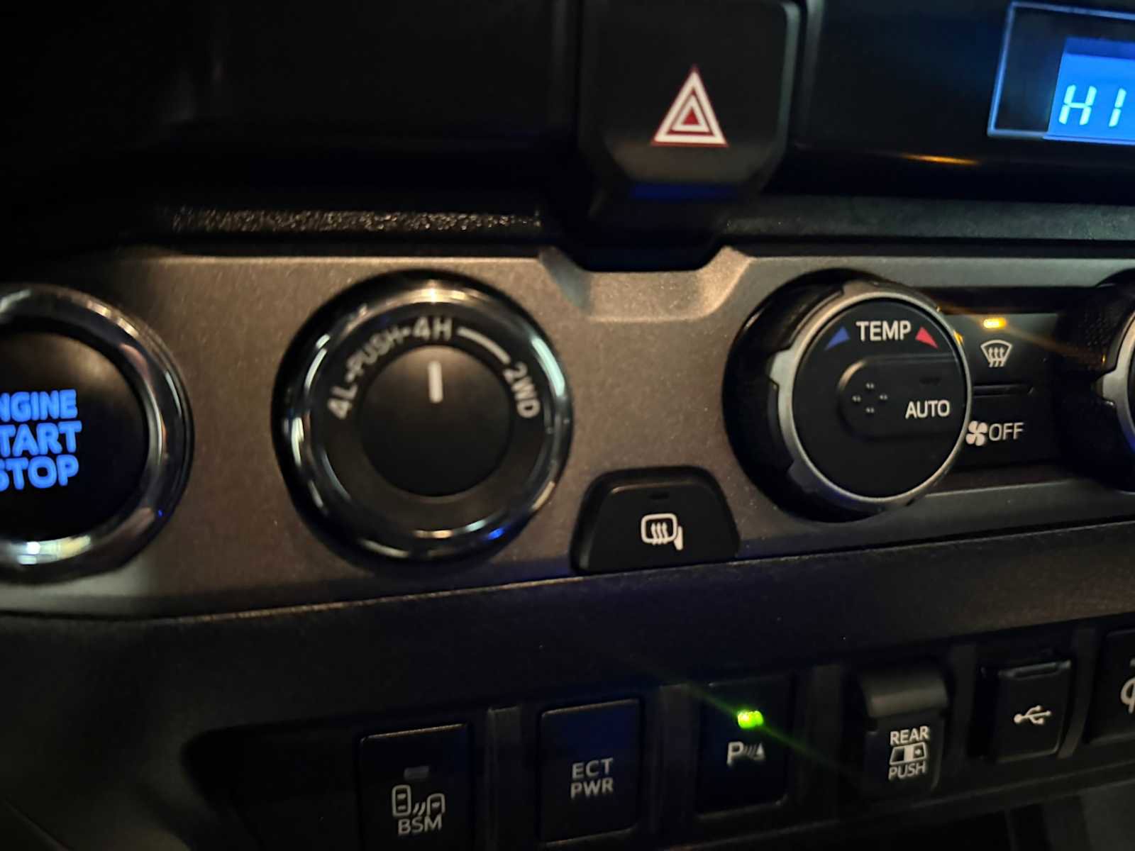 Used 2023 Toyota Tacoma TRD Sport image 34