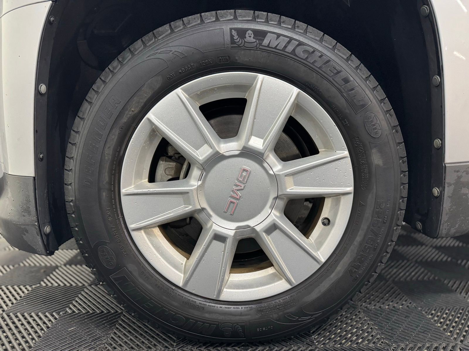 Used 2011 GMC Terrain SLE image 10