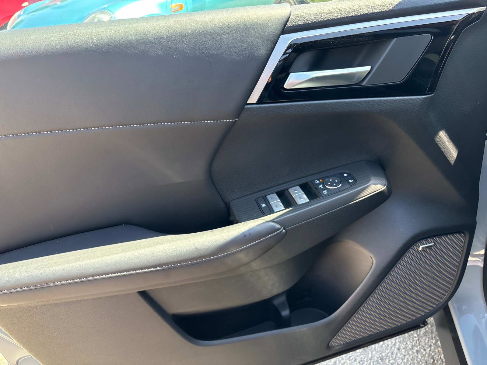 New 2025 Mitsubishi Outlander SE image 17