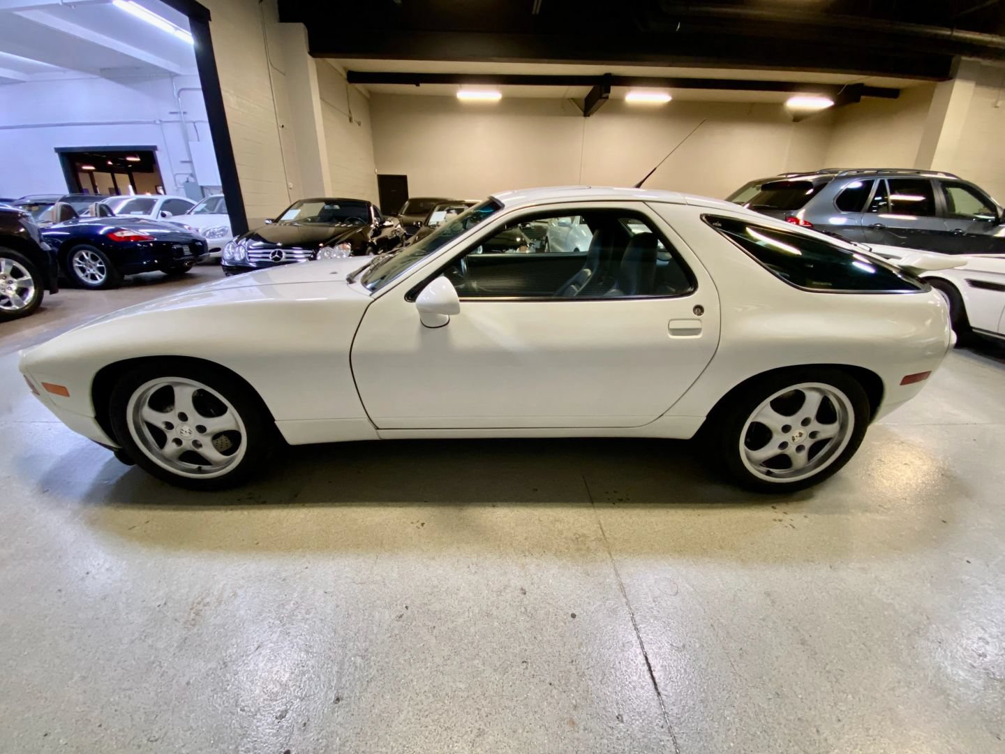 Used 1994 Porsche 928 GTS RWD image 16