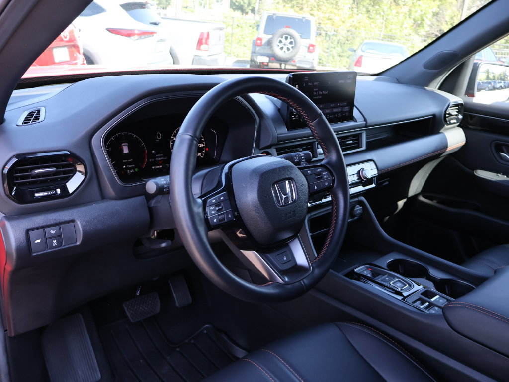 Certified 2025 Honda Pilot TrailSport image 18