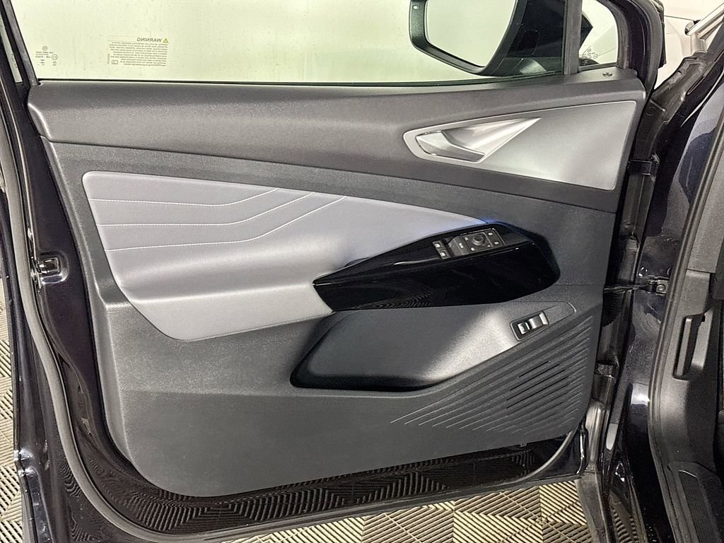 Used 2023 Volkswagen ID.4 Pro S Plus image 10
