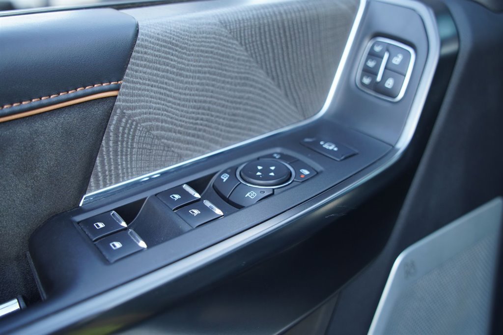 Used 2024 Ford F450 Platinum w/ FX4 Off-Road Package image 41