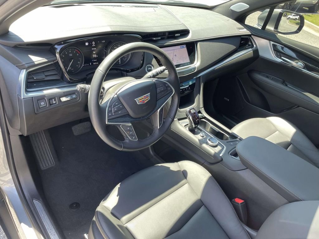Certified 2024 Cadillac XT5 Premium Luxury w/ Technology Package FWD image 18