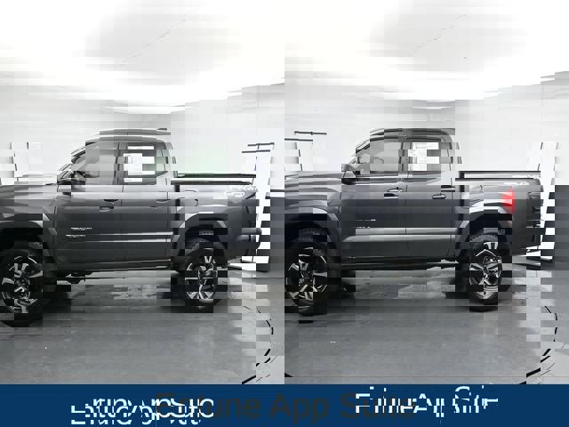 Used 2018 Toyota Tacoma TRD Sport image 7