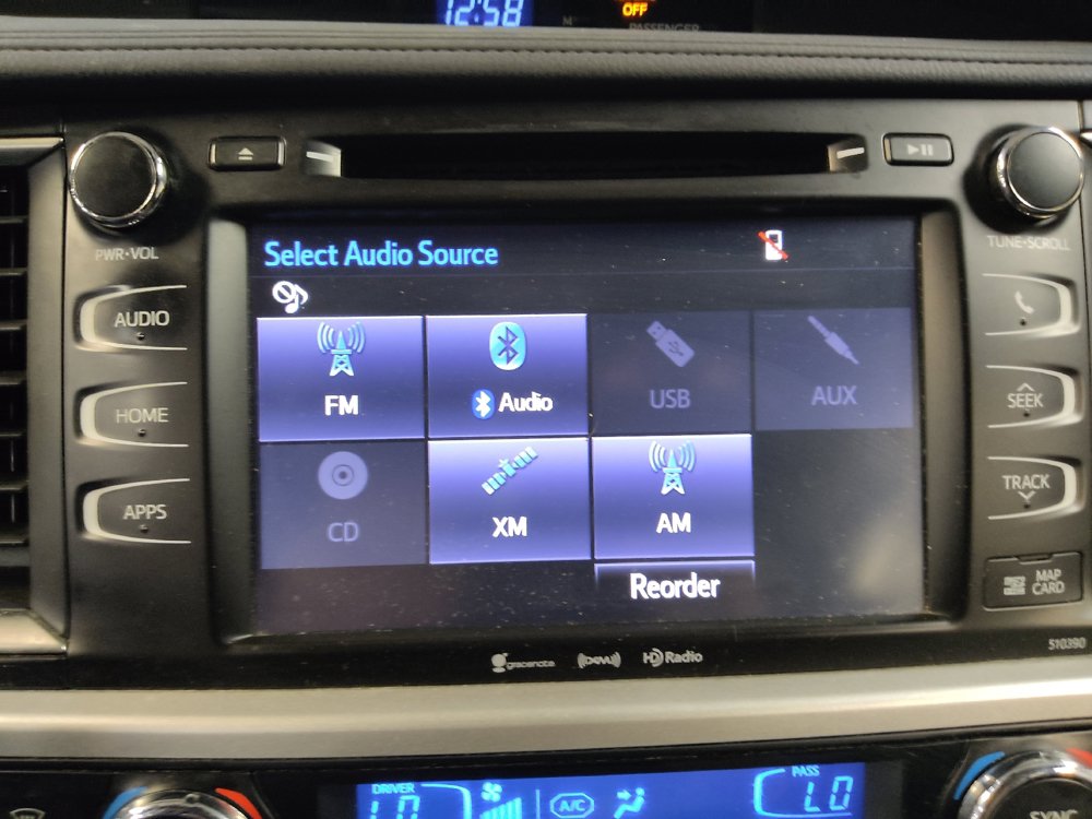 Used 2019 Toyota Highlander XLE AWD/4WD image 25