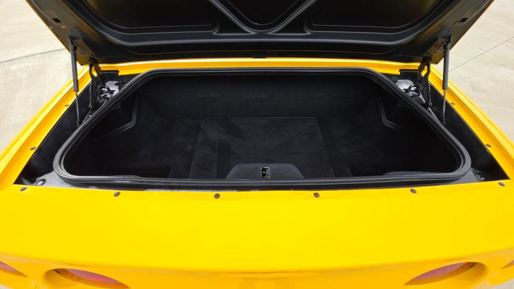 Used 2003 Chevrolet Corvette Z06 w/ Memory Package, 3 Drivers RWD image 14