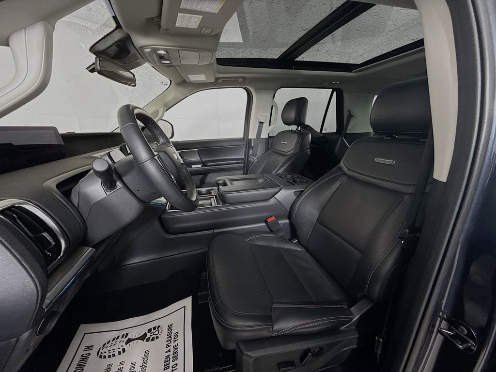 Certified 2025 Ford Expedition Platinum image 2