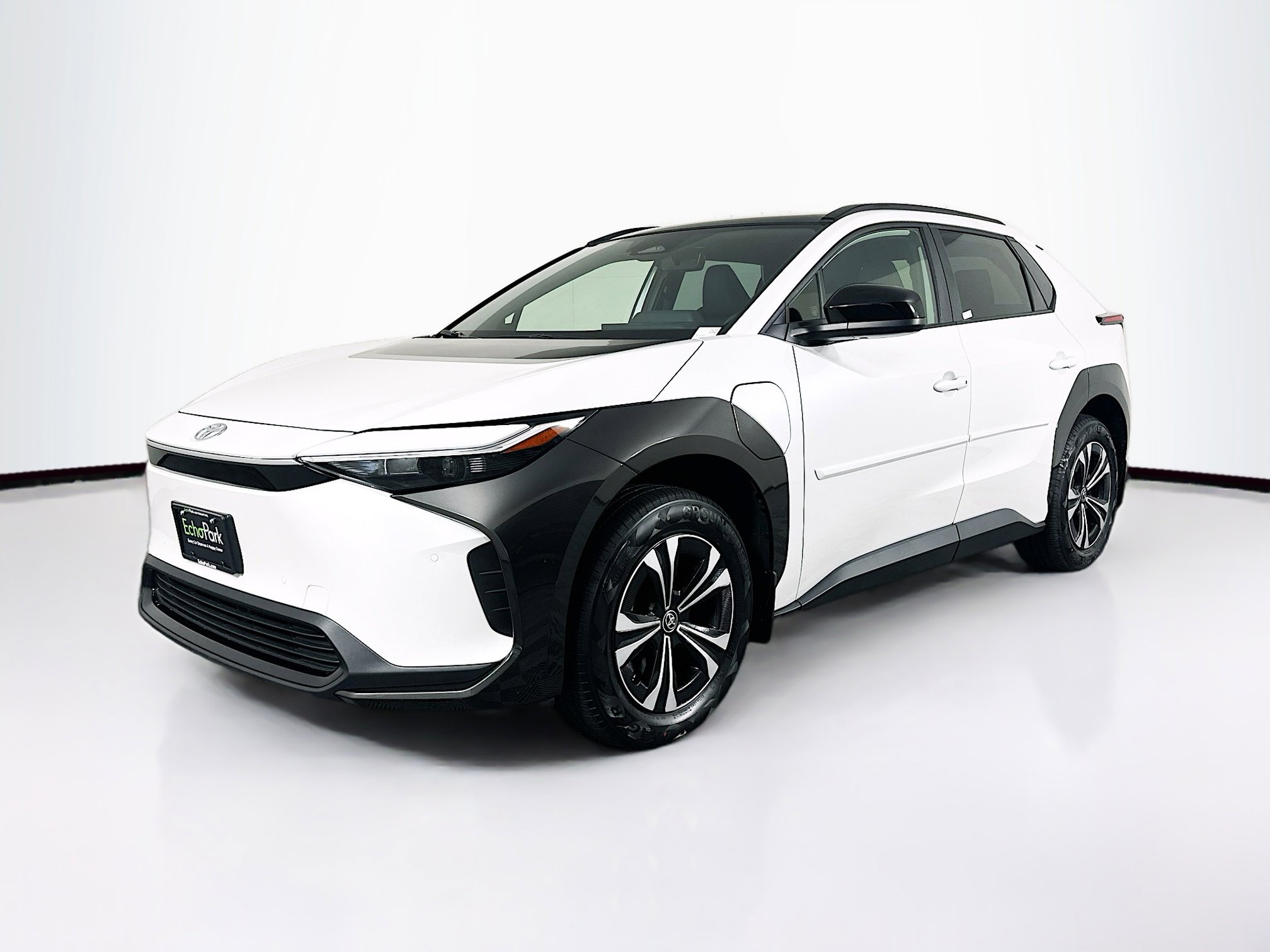 Used 2023 Toyota bZ4X AWD w/ Weather Package image 3