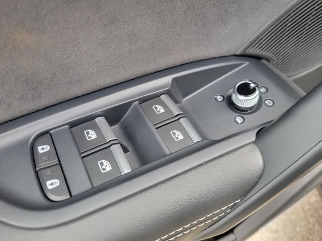 Used 2024 Audi Q5 e Prestige w/ Prestige Package AWD/4WD image 19