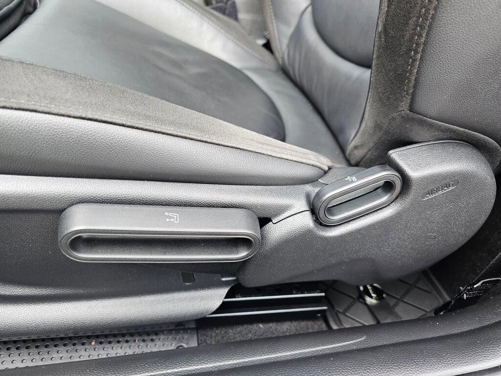 Used 2023 MINI Cooper SE image 31