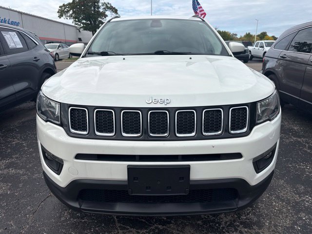 Used 2017 Jeep Compass Latitude w/ Popular Equipment Group AWD/4WD image 9