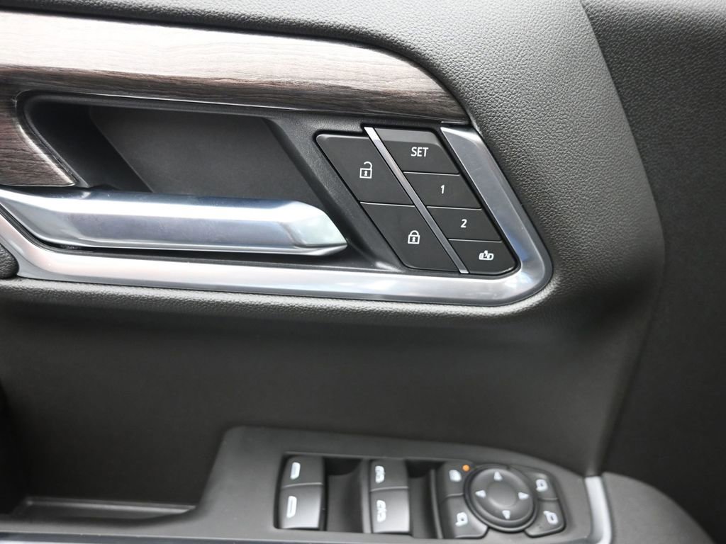 Used 2025 Chevrolet Silverado 1500 LTZ w/ LTZ Premium Package image 15
