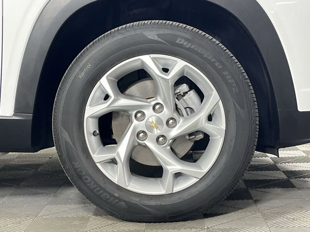 Used 2025 Chevrolet Trax LS w/ LS Convenience Package image 10