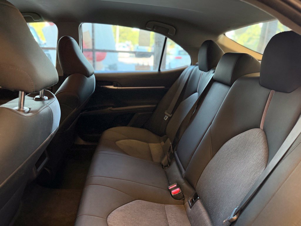 Used 2020 Toyota Camry LE FWD image 11