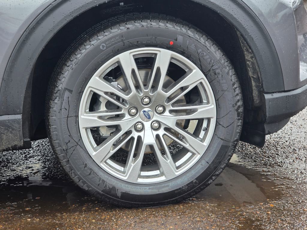 New 2026 Ford Explorer Active w/ Active Comfort Package image 30
