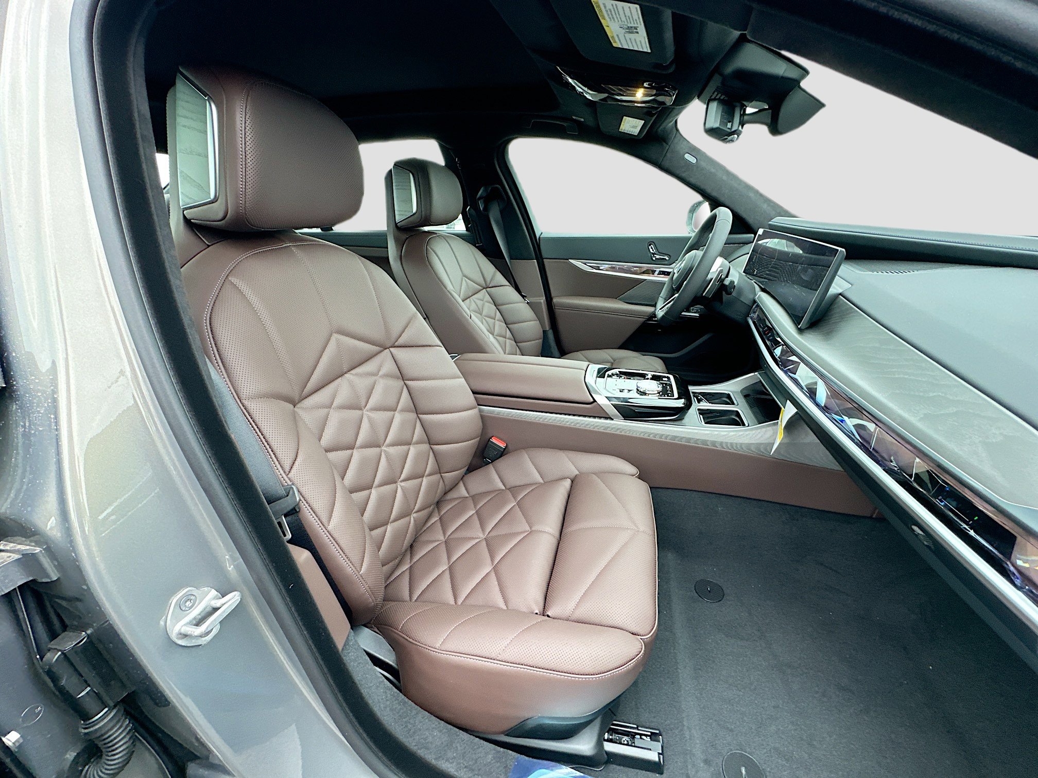 New 2026 BMW 740i w/ Premium Package image 23